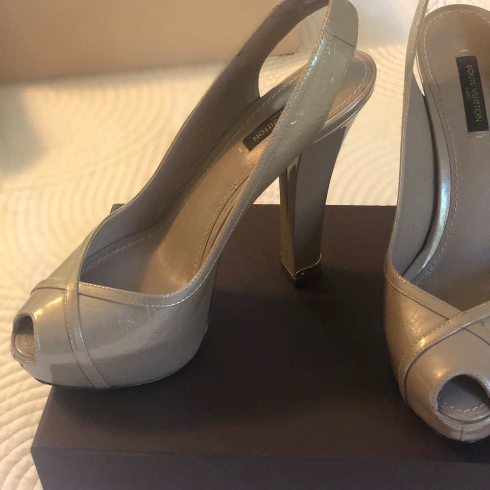 Louis Vuitton pat sand Tamara open toe heels